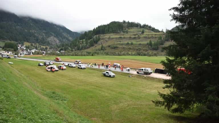 Swiss Alps coach crash leaves multiple dead as emergency rescue launched Swiss Alps coach crash leaves multiple dead as emergency rescue launched