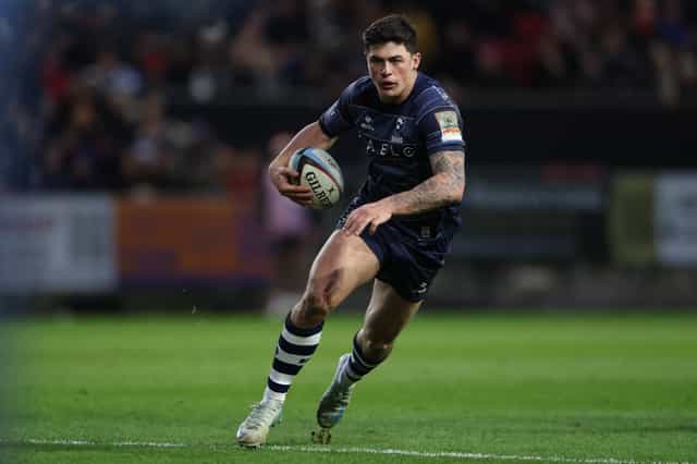 Rees-Zammit demands end to artificial rugby pitches Rees-Zammit demands end to artificial rugby pitches