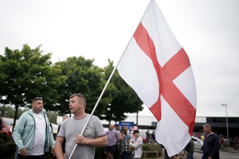 Government issue response to sudden eruption of English flag flying campaign Government issue response to sudden eruption of English flag flying campaign