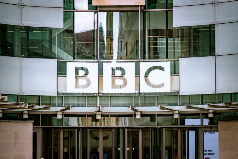 BBC loses £1.1 billion as more Brits cancel or evade TV licence BBC loses £1.1 billion as more Brits cancel or evade TV licence
