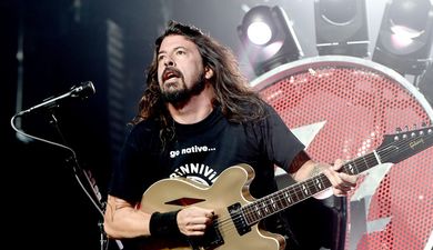 Dave Grohl turns up at homeless shelter with giant smoker and feeds 450 people