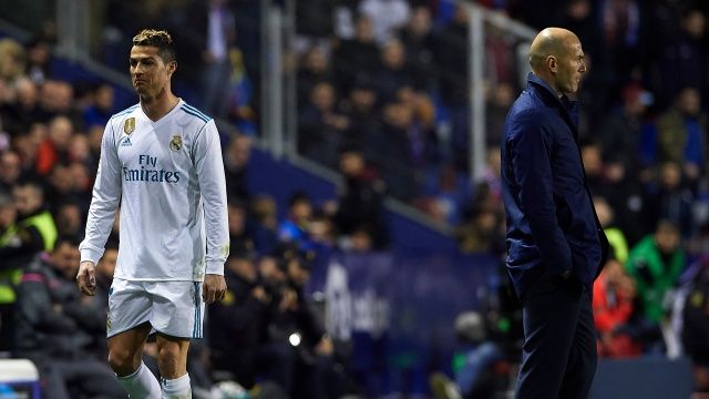 Cristiano Ronaldo rows with cameraman after being subbed