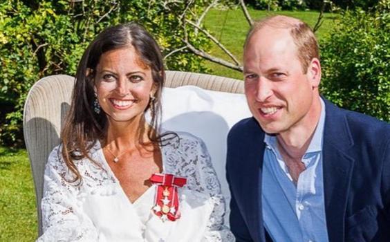Deborah James with Prince William who visited her at her family home to honour her with her Damehood. @bowelbabe