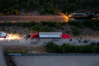 Texas lorry deaths: At least 46 people found dead in San Antonio truck
