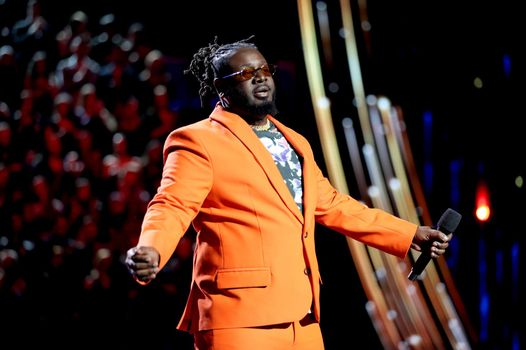 T-Pain says Akon uses body double for social media