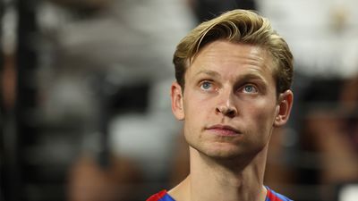 Barcelona accused of ‘extorting’ Frenkie de Jong after Manchester United bid