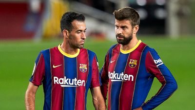 Barcelona ask Gerard Pique and Sergio Busquets to take further pay cuts