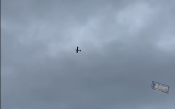 People spot ‘glitch in the matrix’ as plane stops mid-flight and left floating in the sky