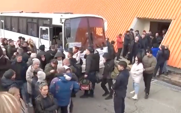 Desperate Russian wives threaten to break their husbands’ bones so they are unfit to join Ukraine war