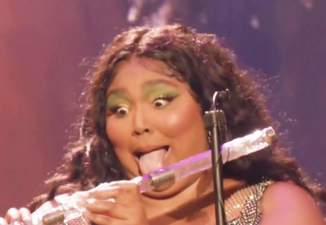 Lizzo twerks as she plays 200-year-old crystal flute in historic performance
