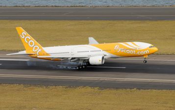 Pilot aborts landing after passengers refuse to wear seatbelts