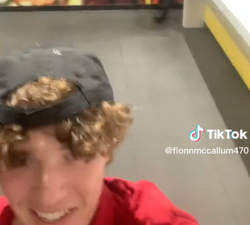 Man quits his McDonald’s job in the middle of a shift after being asked to clean