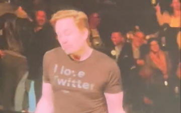 Elon Musk ‘stunned’ after being ‘booed relentlessly’ at Dave Chappelle show