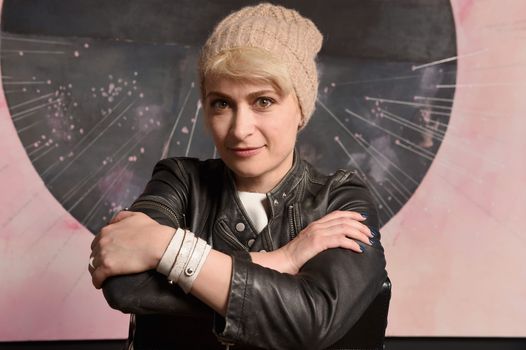 Halyna Hutchins' family respond to news of Alec Baldwin's manslaughter charge