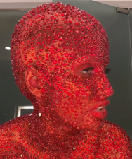 Influencer left in serious pain after recreating Doja Cat’s iconic fashion show look