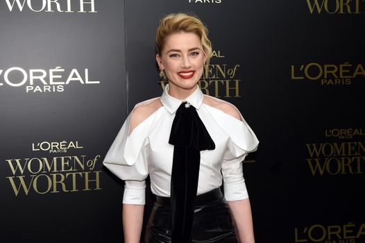 Amber heard has the most beautiful face in the world