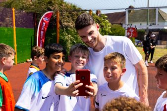 <strong>Declan Rice surprises kids from his hometown</strong>