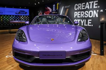 Car thieves fail to steal Porsche because they don’t know how to drive a manual