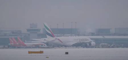 Major UK airport announces severe delays after flights grounded due to heavy snow