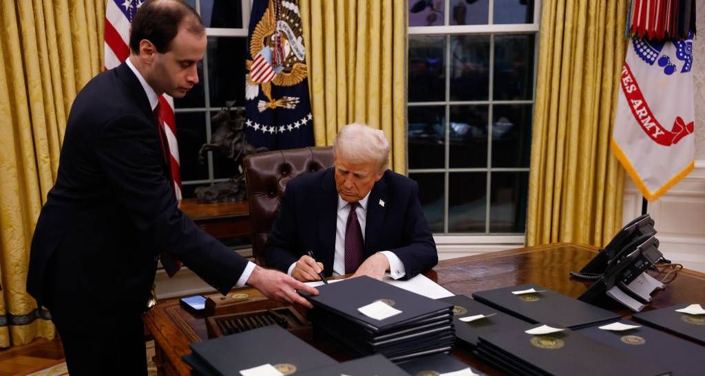 Donald Trump reinstalls Diet Coke button to Oval Office