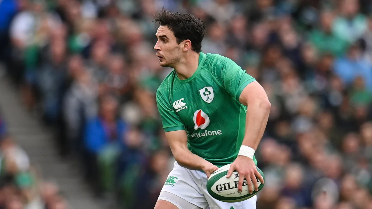 Former Ireland out-half reveals he could make shock switch to England