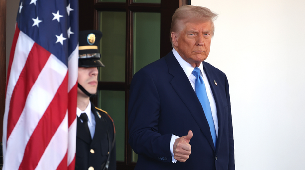 Donald Trump says he will sell wealthy foreigners US 'gold cards' for $5m
