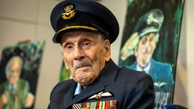 Last surviving Battle of Britain pilot, John Hemingway, dies aged 105