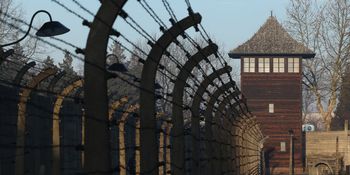Students make neo-Nazi gesture on trip to Auschwitz and post picture online