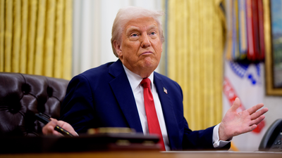 Trump orders one million people to leave the US immediately