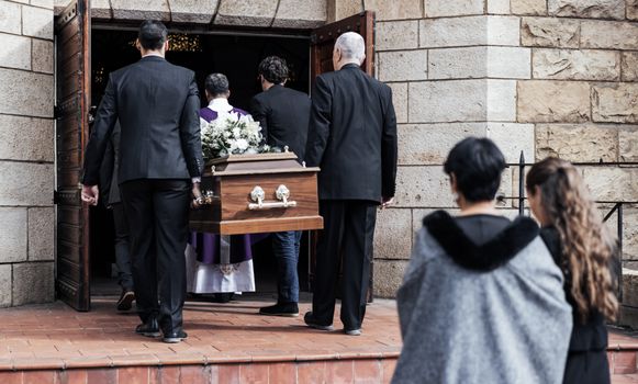 'Boil in the bag' funerals could be given go-ahead as review launched