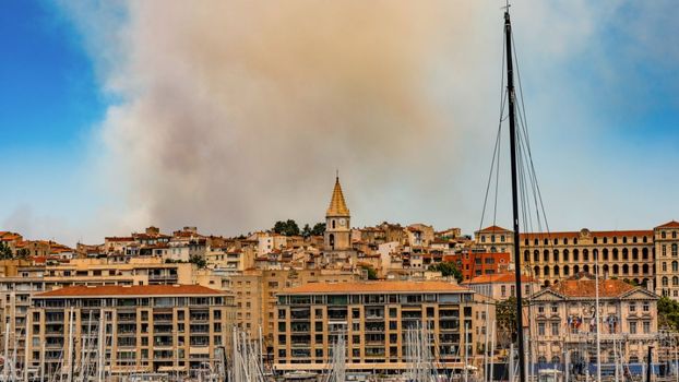 More than 100 injured as huge wildfire forces evacuations in Marseille