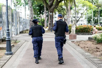 Decapitated head wrapped in tin foil handed to police